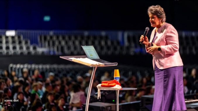 Rev Dr Suzette Hattingh